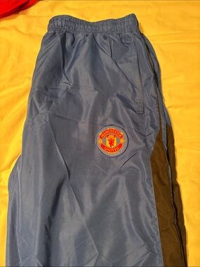 Manchester United Men's Navy Blue Training Joggers